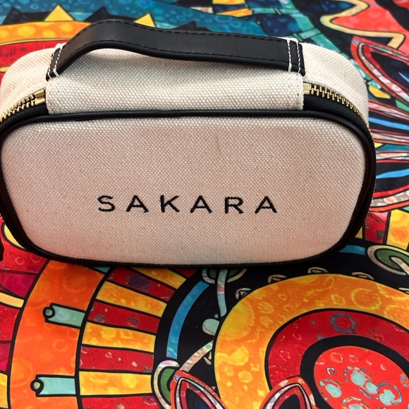 Sakara Poolside Travel Pouch New - Picture 4 of 8
